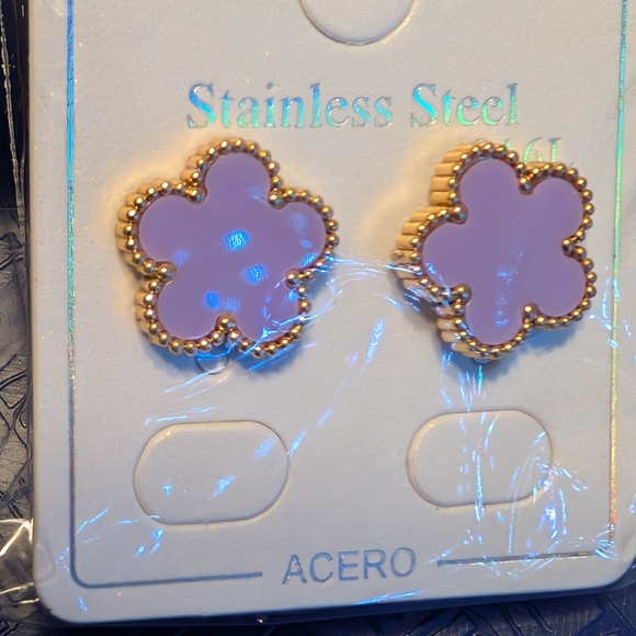 Stainless Steel purple clover stud earrings NWT - Picture 4 of 7